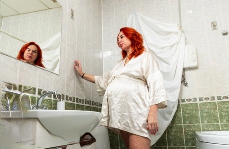 pregnant milf porno image