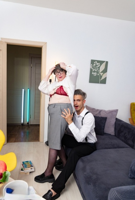 granny glasses art nude photos