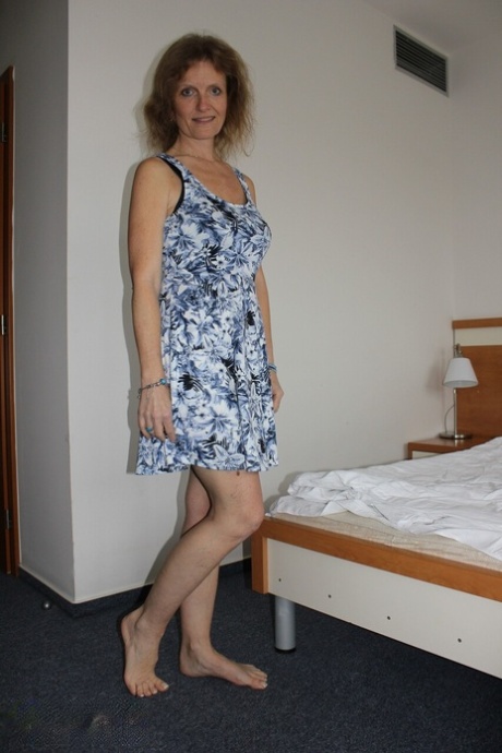 horny mature pretty photos