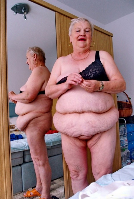 old lady art naked archive