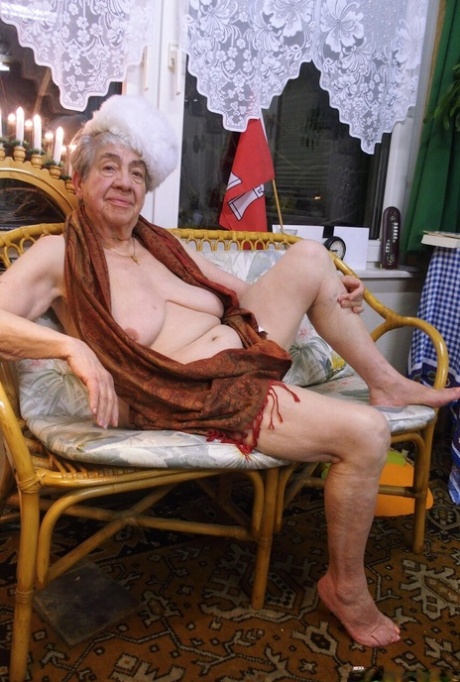 wrinkled granny nudes photo