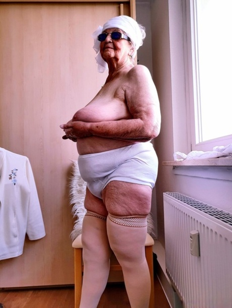 very old granny sexy pic