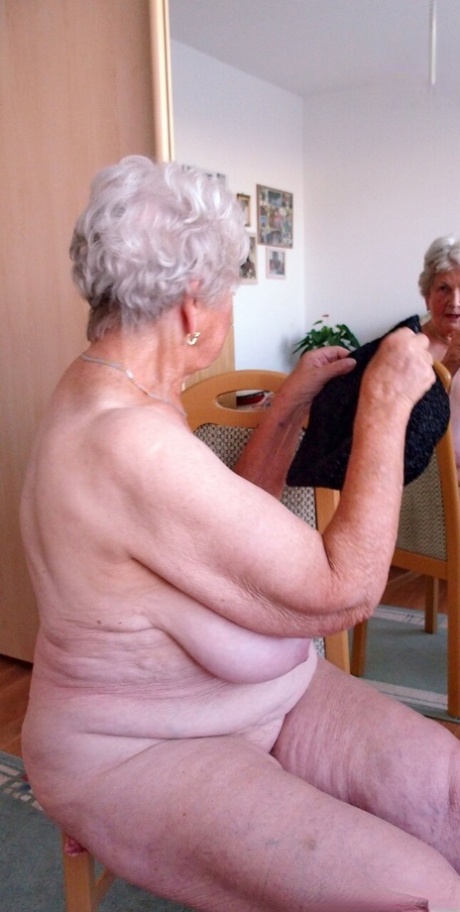 very old granny sexy nudes pic