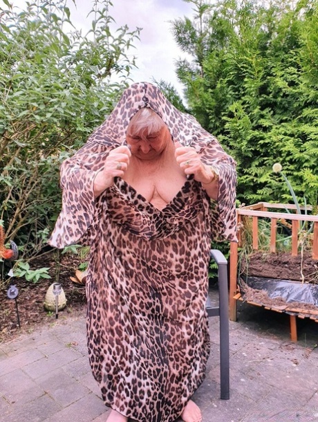 sexy gilf nice pic