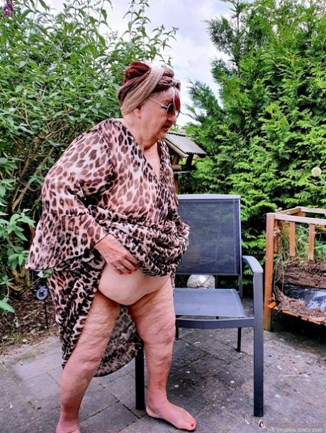 very old granny pornographic pictures