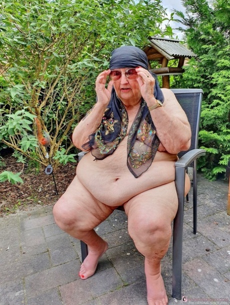 very old granny porno galleries