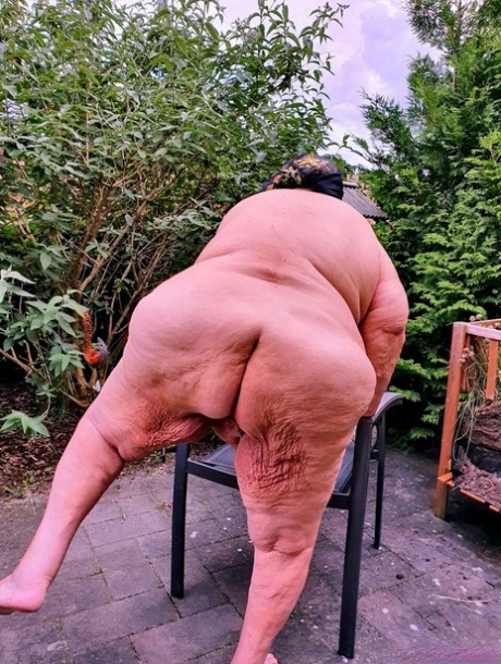 very old granny porno images