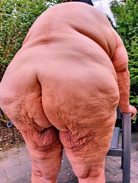 very old granny beautiful naked pics