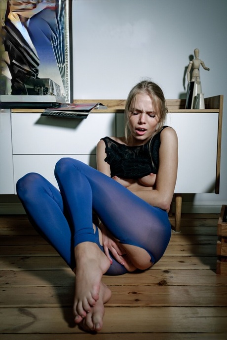 beautiful feet free xxx image