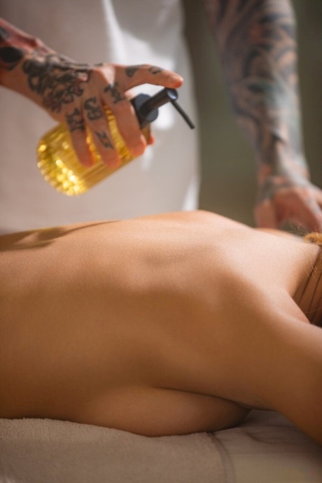 erotic massage sexy nude pic