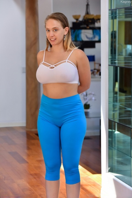 chubby leggings free porn pic