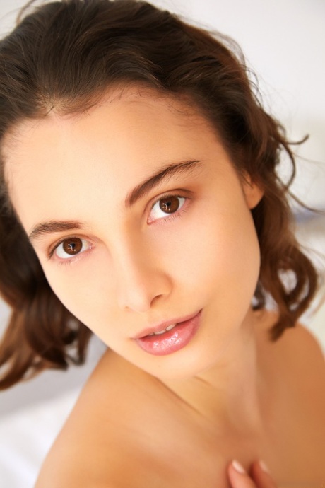 beautiful face free porn pic