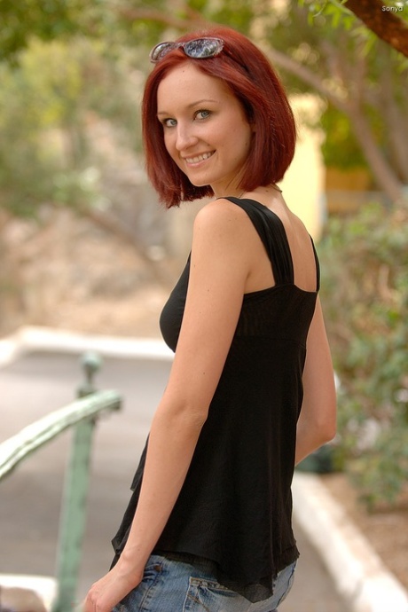 Kyra Steele nudes model pics
