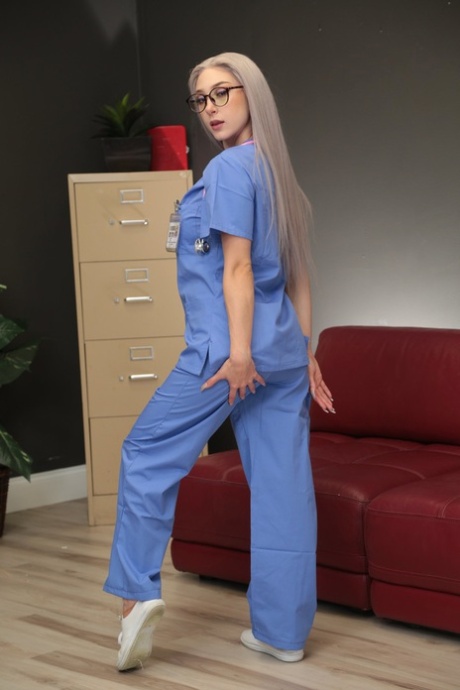 teen nurse beautiful porn images