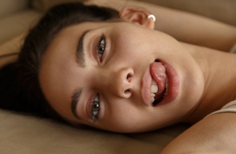 red lips porn pics