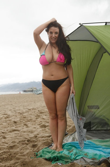 big tits beach top picture